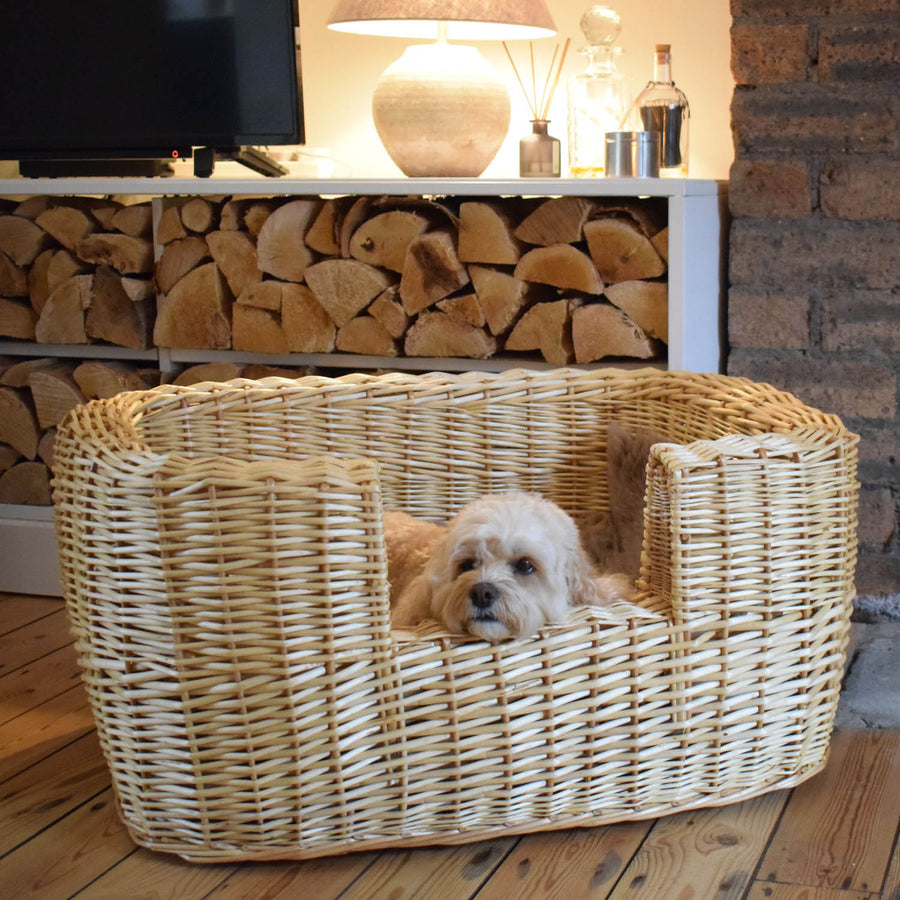 Best In Show - Winston Wicker Pet Bed (Medium)